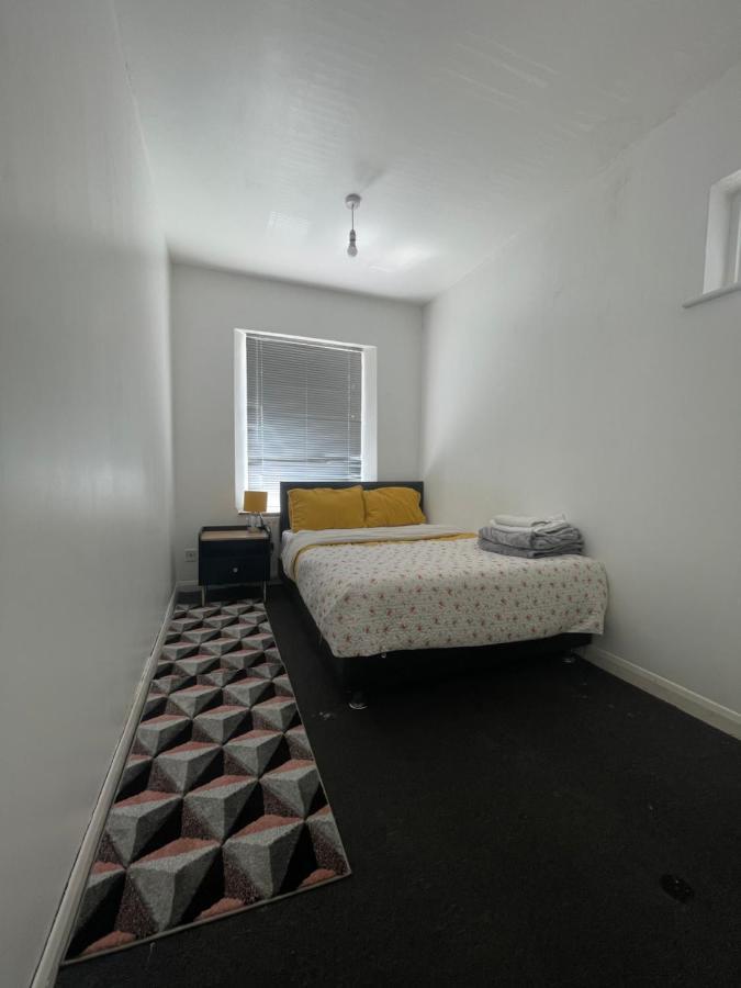 Cozy Private Rooms In Homestay 伊尔福德 外观 照片