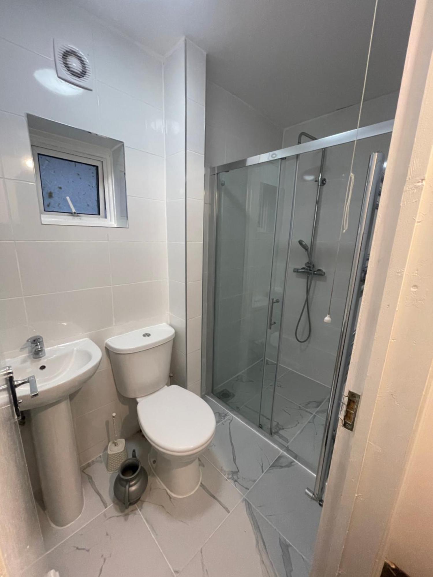 Cozy Private Rooms In Homestay 伊尔福德 外观 照片